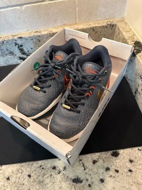 Nike Lebron James XXI - Grade School kids size 5.5Y